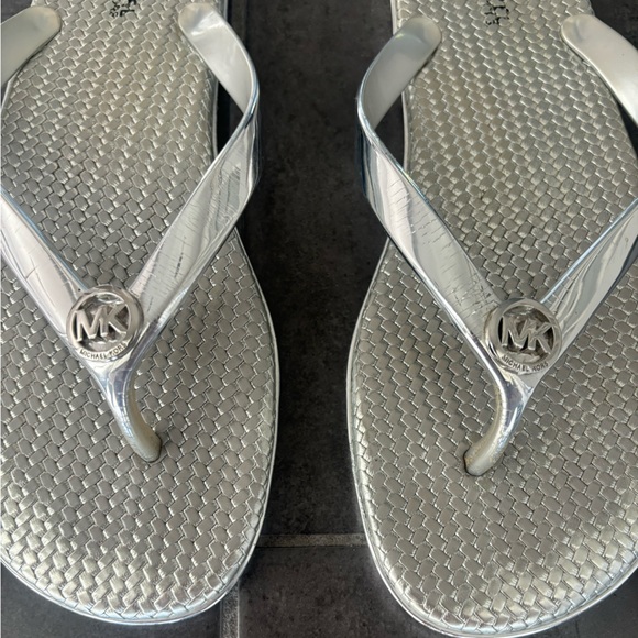 Michael Kors Jelly Flip Flops - Picture 2 of 4